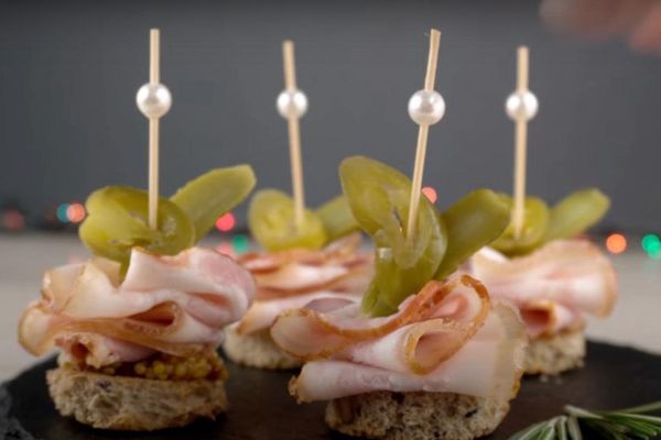Деко-пики для канапе, десертов и коктейлей: универсальный инструмент сервировки