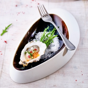 Тарелка сервировочная MAUNA 24x12x(h)4см