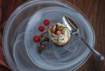 Блюдо стеклянное 28x28x(h)2.5см Tria белый дым