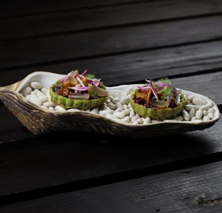 Салатник 24x10.6x5см Oyster shell M - Raw by Kevala