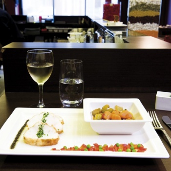 Салатник квадратный 650мл 21x21см CLASSIC GOURMET