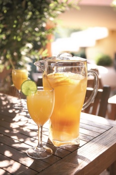 Кувшин 2л Outdoor Perfect пластик