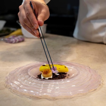 Блюдо стеклянное Ø27x(h)2см Osho розовый дым