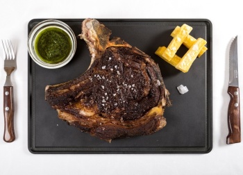 Доска разделочная 43x33см BLACK Arcos с желобом