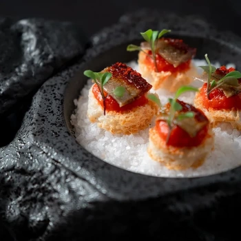 Блюдо для подачи с крышкой 16.5см Natural stone - Raw by RBC