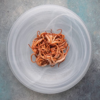 Блюдо-подиум стеклянный Ø30x(h)4см Hollow белый дым