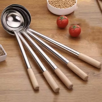 Половник с деревянной ручкой 300мл - P.L. Proff Cuisine