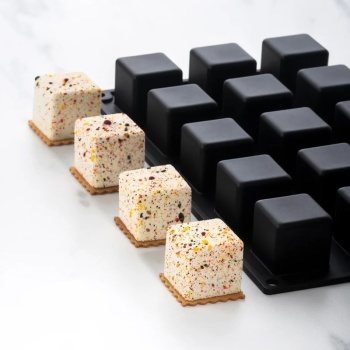 Форма силиконовая "Куб" 40мл 34x34x34мм на 15 ячеек