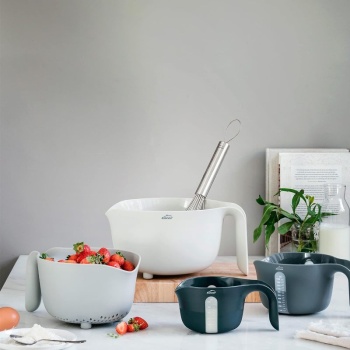 Набор из 4 предметов PRACTIC – 3 миски и дуршлаг