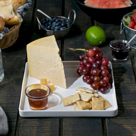 Блюдо квадратное 24см MEKKANO