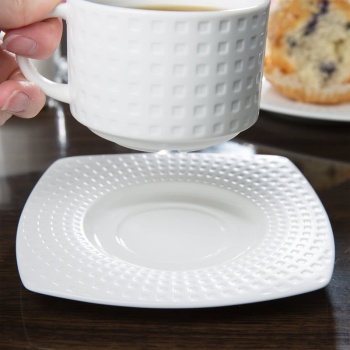 Блюдце 15см квадратное SATINIQUE