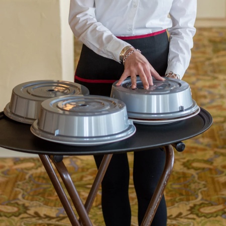 Поднос овальный с нескользящей поверхностью 73.5x60см Cambro черный