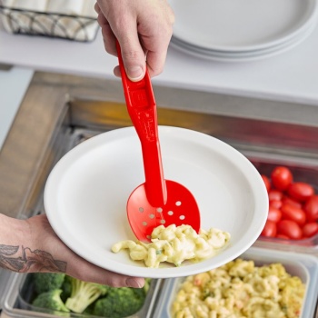 Ложка сервировочная 28.3см перфорированная красная Cambro