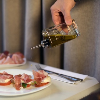 Емкость для масла с гейзером 250мл