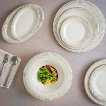 Блюдо, тарелка овальная 31x24см GALATA Moove